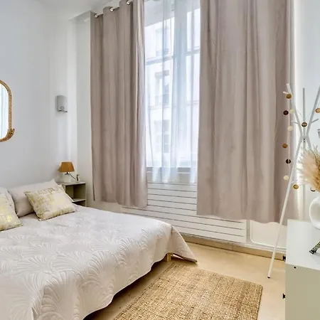 Apartment Luxe Parisien Au Coeur Du Marais Paris